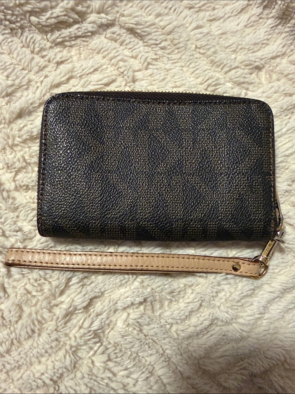 Michael Kors Jet Set Travel Zip-Around Wristlet Wallet - Picture 3 of 13